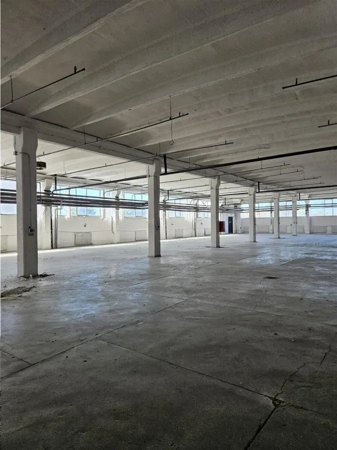 Spatiu Industrial - 3000 mp - Productie - Depozitare - Distributie - foto 1