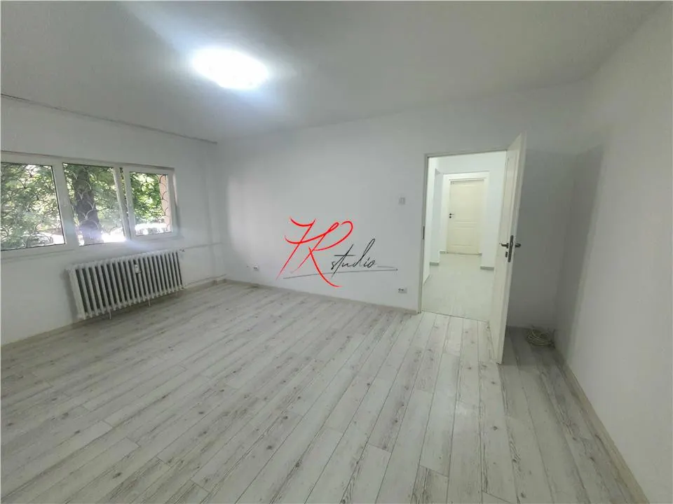 Vanzare apartament 3/4 camereTurda ideal birou, total renovat - foto 2