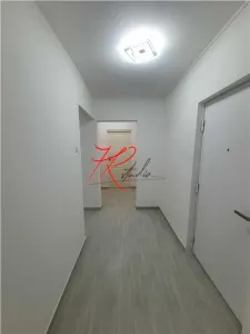 Vanzare apartament 3/4 camereTurda ideal birou, total renovat - foto 3