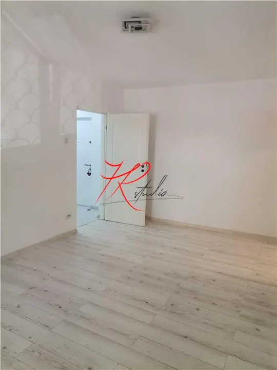 Vanzare apartament 3/4 camereTurda ideal birou, total renovat - foto 7