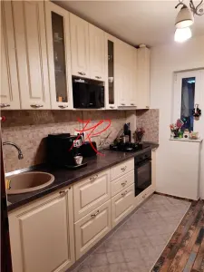 Vanzare apartament 3 camere Teiul Doamnei, total renovat - foto 2