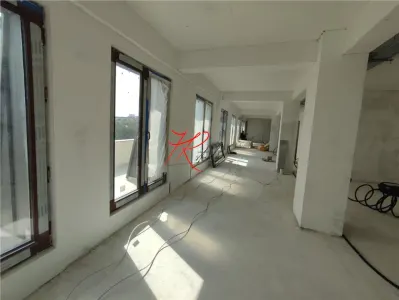 Inchiriere spatiu comercial, ultracentral, bloc total renovat. - foto 4