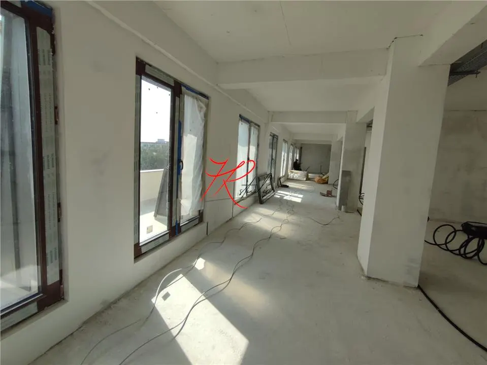 Inchiriere spatiu comercial, ultracentral, bloc total renovat. - foto 4