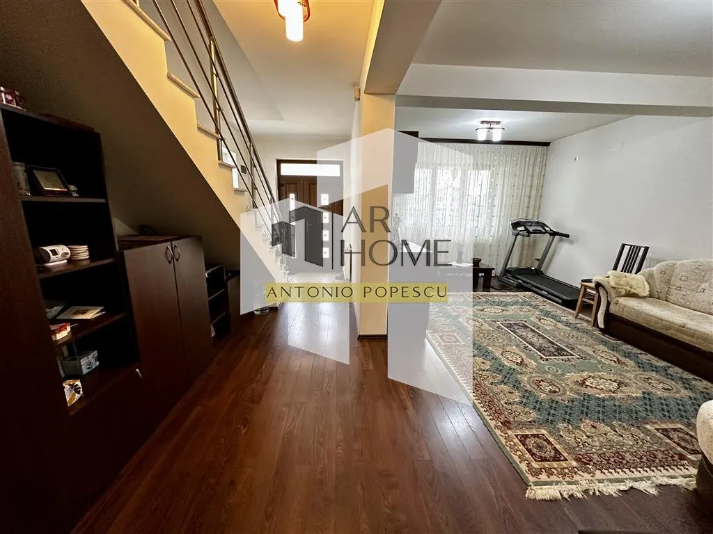 Vanzare casa 5 camere, in Ploiesti, zona Albert. - foto 1