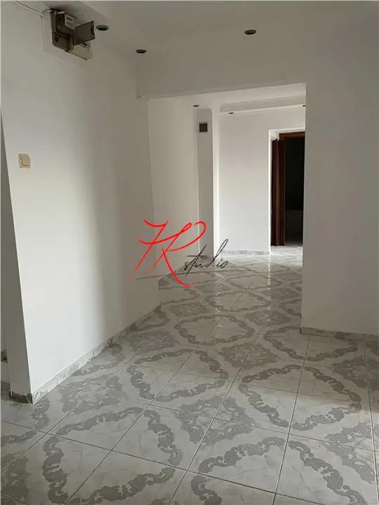 Vanzare apartament 3 camere Tei, zugravit - foto 1