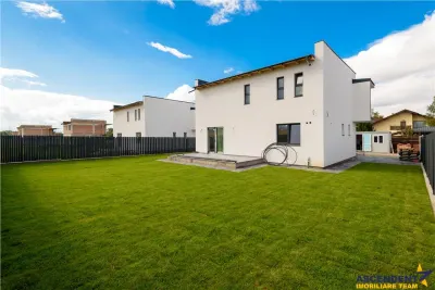 Vila in aliniament arhtectural luminos,  Sanpetru - foto 14