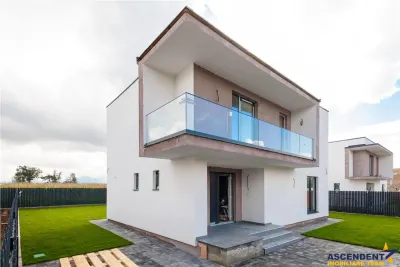 Vila in aliniament arhtectural luminos,  Sanpetru - foto 15