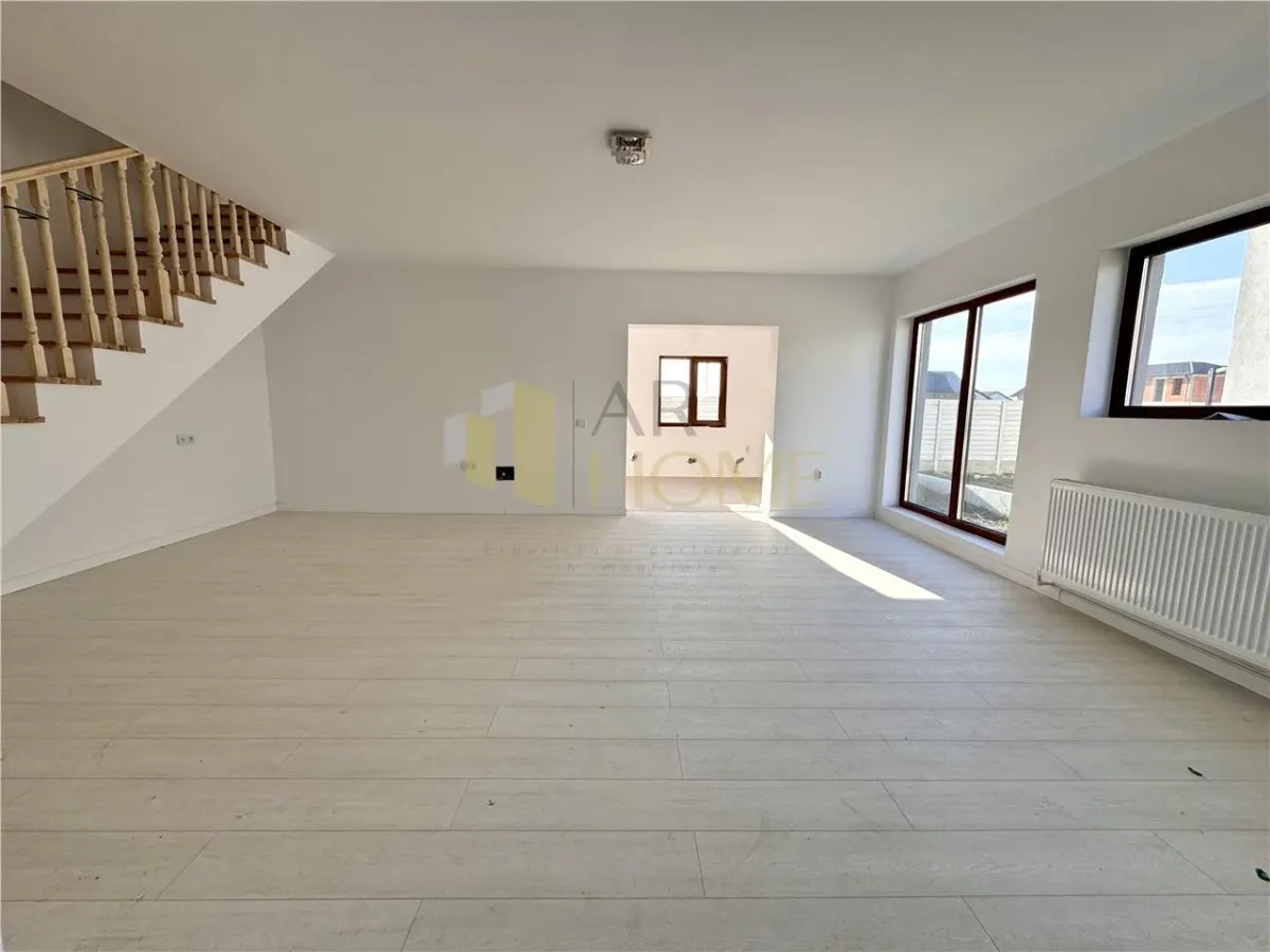 Vanzare casa 4 camere, in Strejnicu, la 5 minute de Ploiesti - foto 1