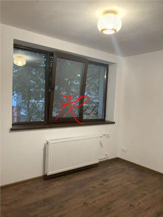 Vanzare apartament 3 camere renovat, vatra luminoasa - foto 8