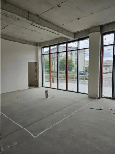 Spatiu Comercial - 200 mp - Showroom - Servicii - Clinica Medicala - Sibiu