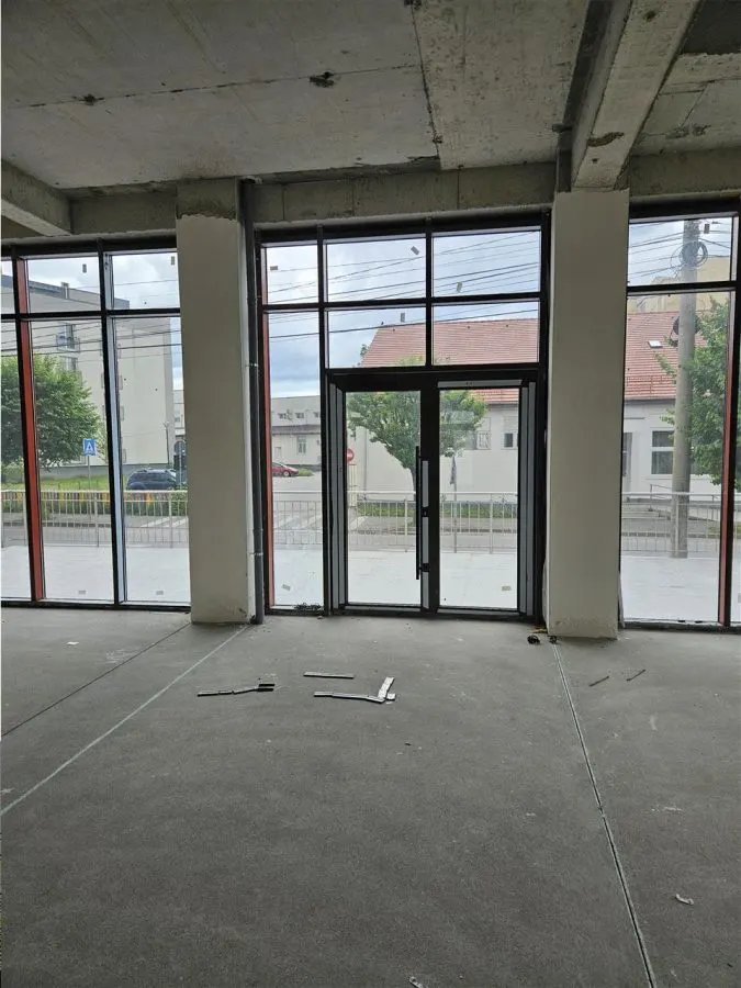 Spatiu Comercial - 200 mp - Showroom - Servicii - Clinica Medicala - foto 2