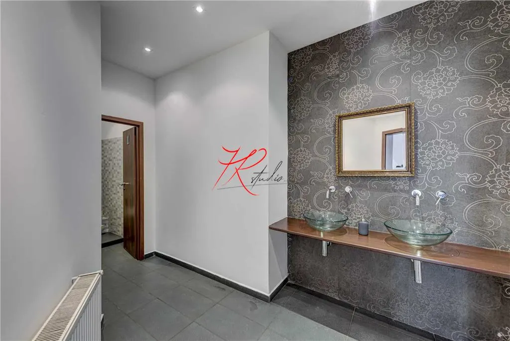 Vanzare apartament 5 camere in vila Romana , renovat, cu CT - foto 4