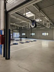 Spatiu Industrial - 1100 mp - Service Auto Complet Echipat - Sibiu