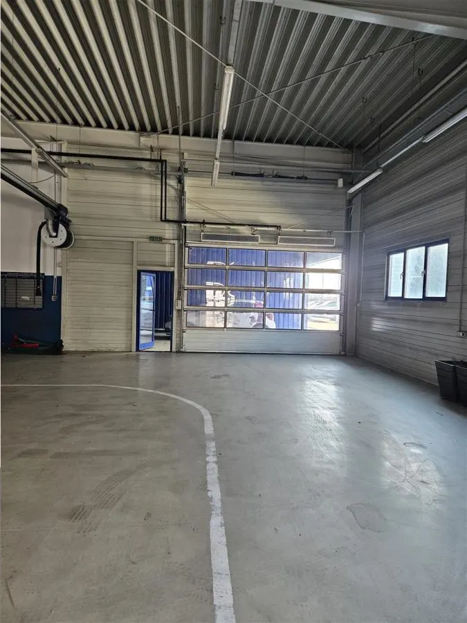 Spatiu Industrial - 1100 mp - Service Auto Complet Echipat - foto 3