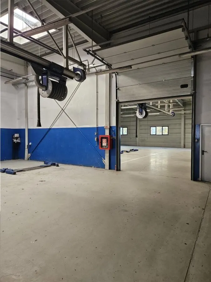 Spatiu Industrial - 1100 mp - Service Auto Complet Echipat - foto 5