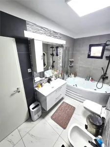Confort si spatiu | Casa 5 camere, constructie solida | Teren 544 mp - foto 15