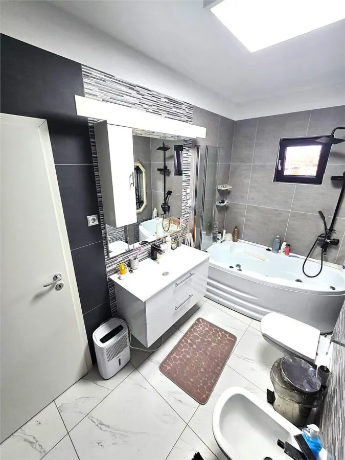 Confort si spatiu | Casa 5 camere, constructie solida | Teren 544 mp - foto 15