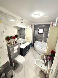 Confort si spatiu | Casa 5 camere, constructie solida | Teren 544 mp - foto 16