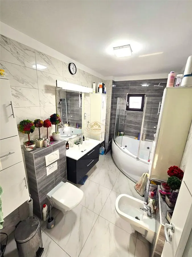 Confort si spatiu | Casa 5 camere, constructie solida | Teren 544 mp - foto 16