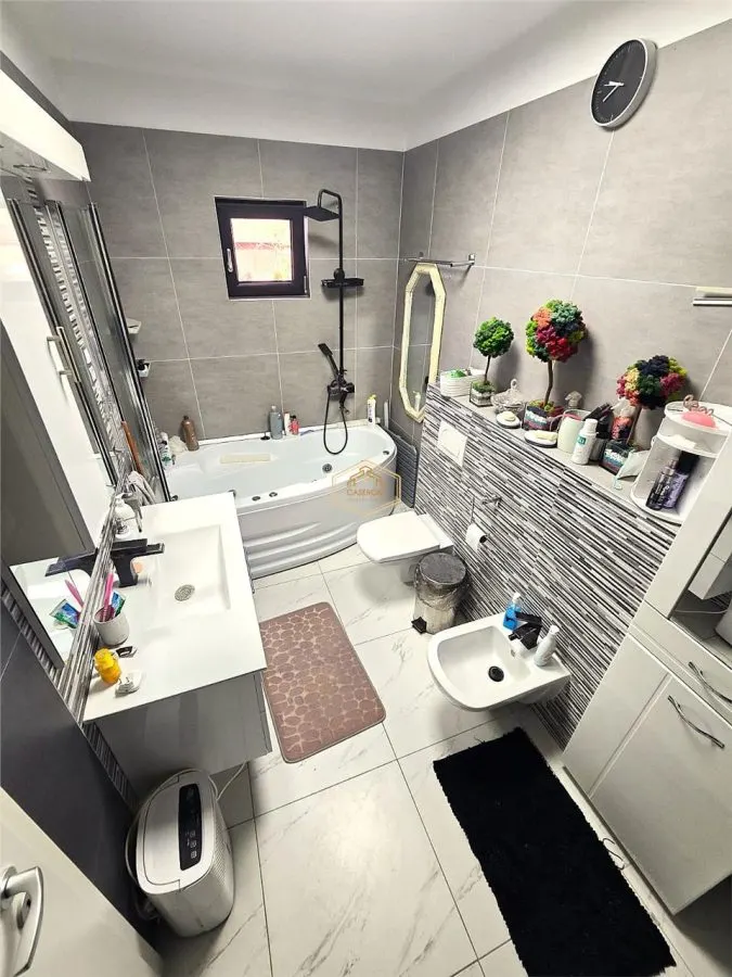 Confort si spatiu | Casa 5 camere, constructie solida | Teren 544 mp - foto 18