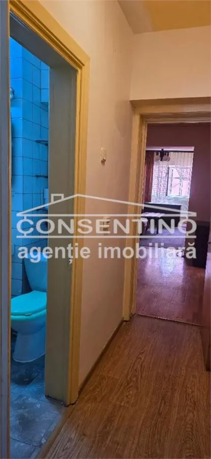 Se vinde imobil cu 4 camere, pe Unirii Sud , liber , cu 3 balcoane - foto 3
