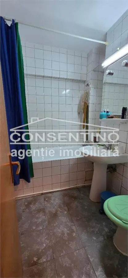 Se vinde imobil cu 4 camere, pe Unirii Sud , liber , cu 3 balcoane - foto 4