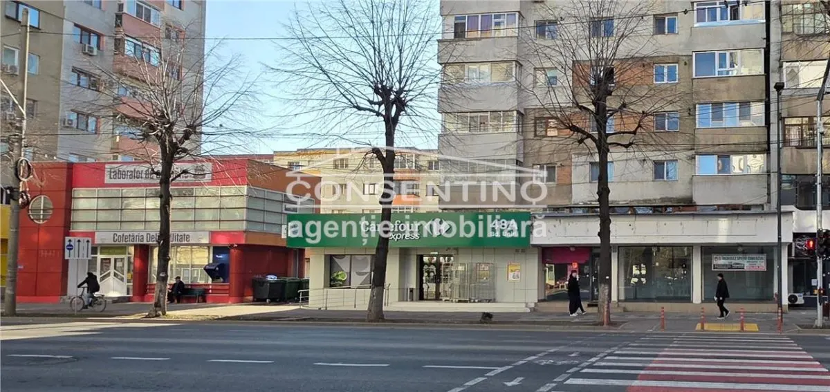 Se inchiriaza Spatiu comercial , pe str. Unirii Sud , cu vitrina de 11m. - foto 1