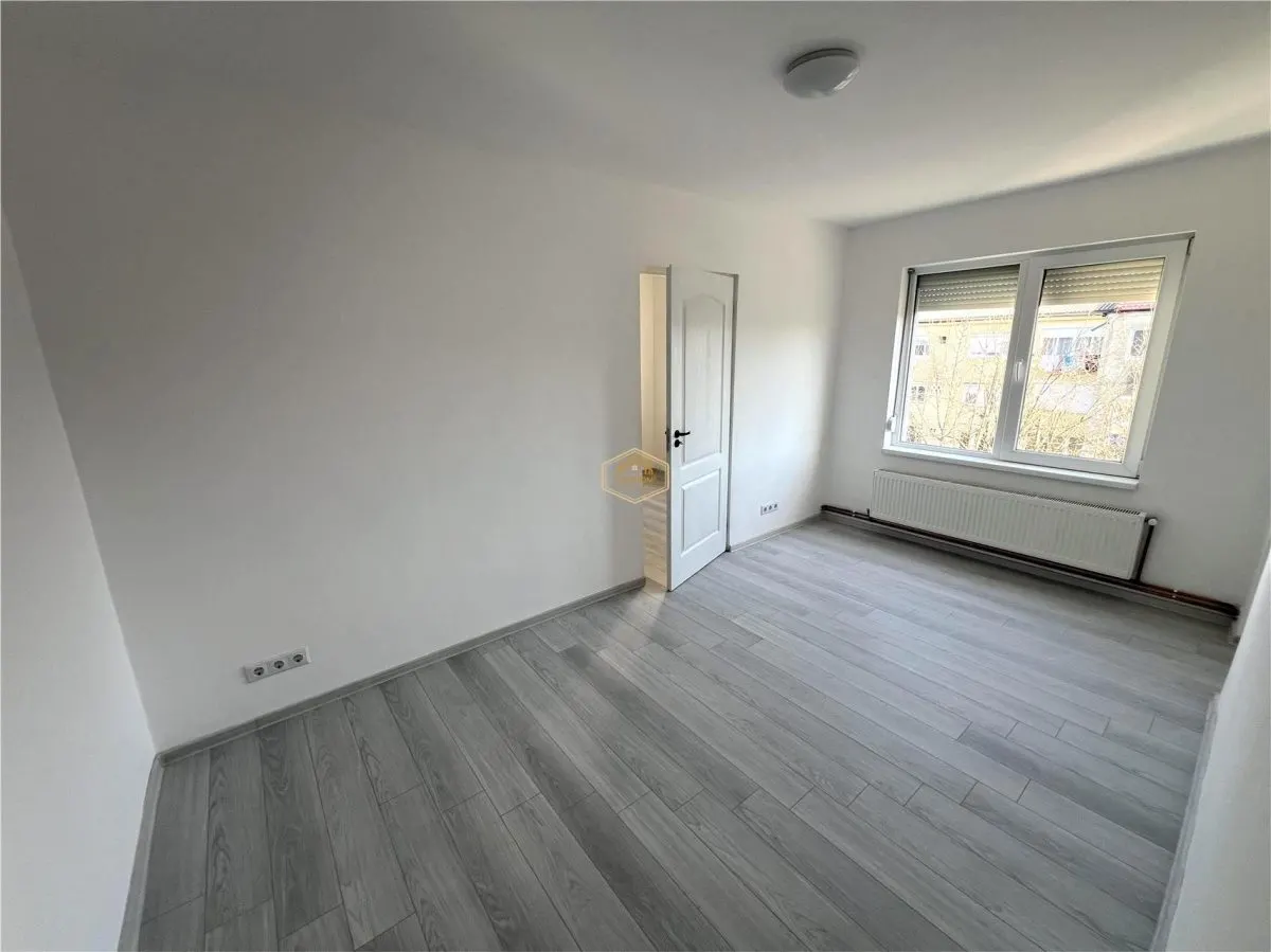 Apartament eficient, 3 camere, complet renovat - foto 3