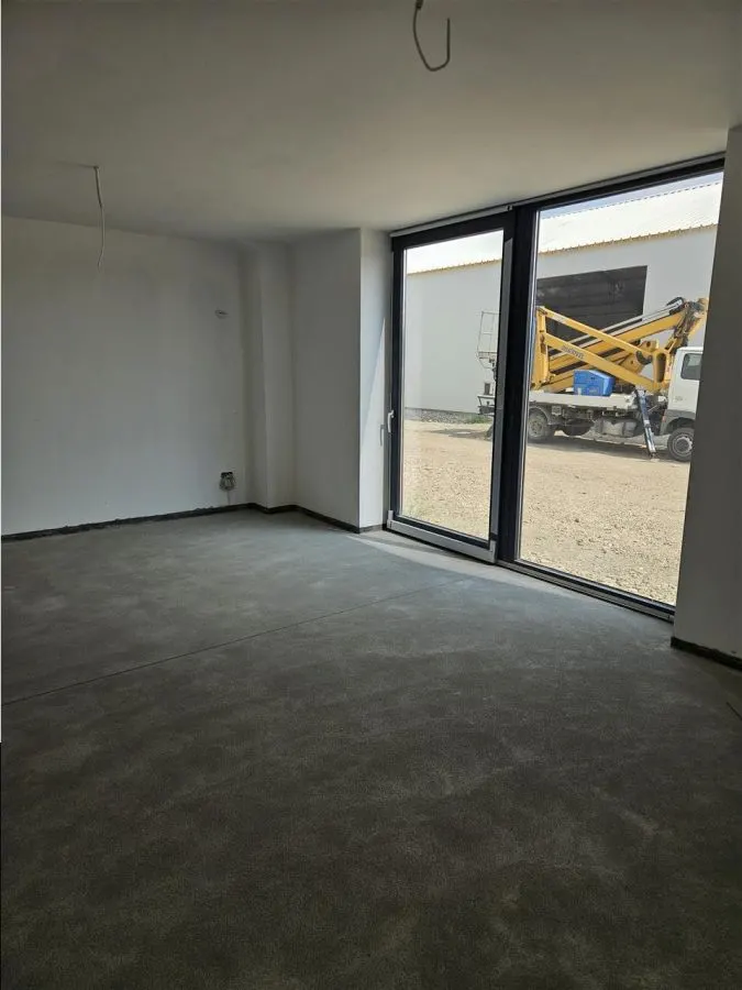 Spatiu 650 mp - Showroom Comercial - Depozitare - foto 3