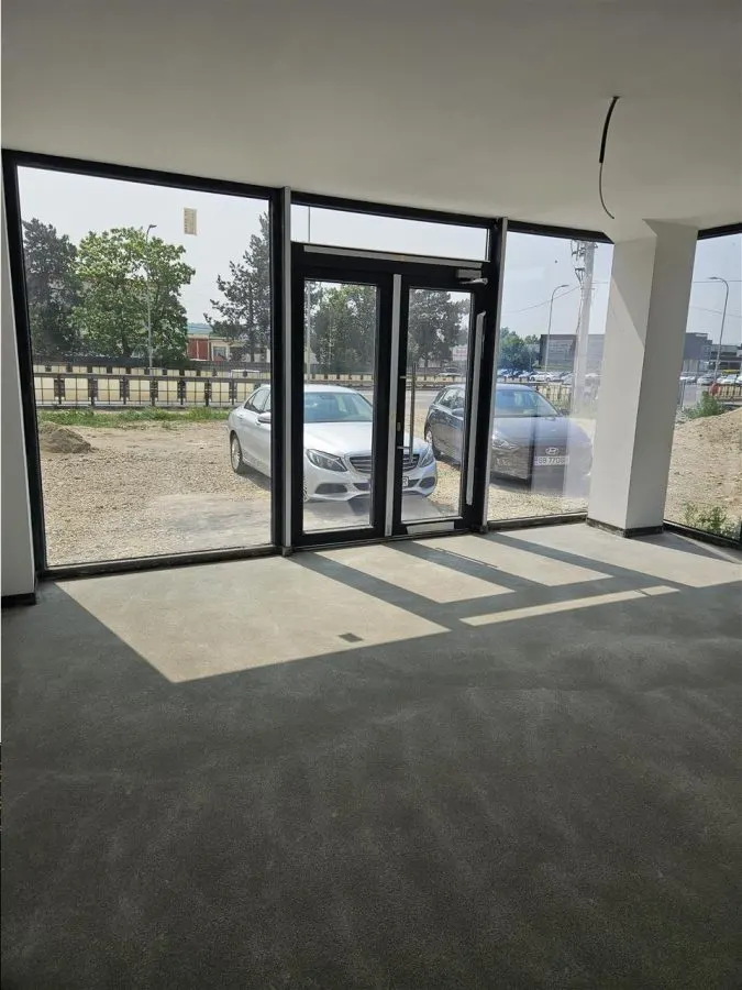 Spatiu 650 mp - Showroom Comercial - Depozitare - foto 6
