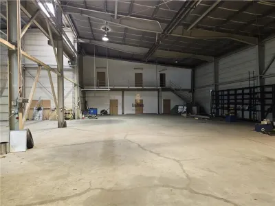 Proprietate Industriala - 2500 mp - Productie - Depozitare - Office - foto 13