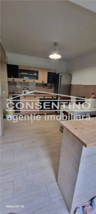 Se vinde imobil cu 3 camere pe str. Viitorului la etajul 1 , liber - foto 1