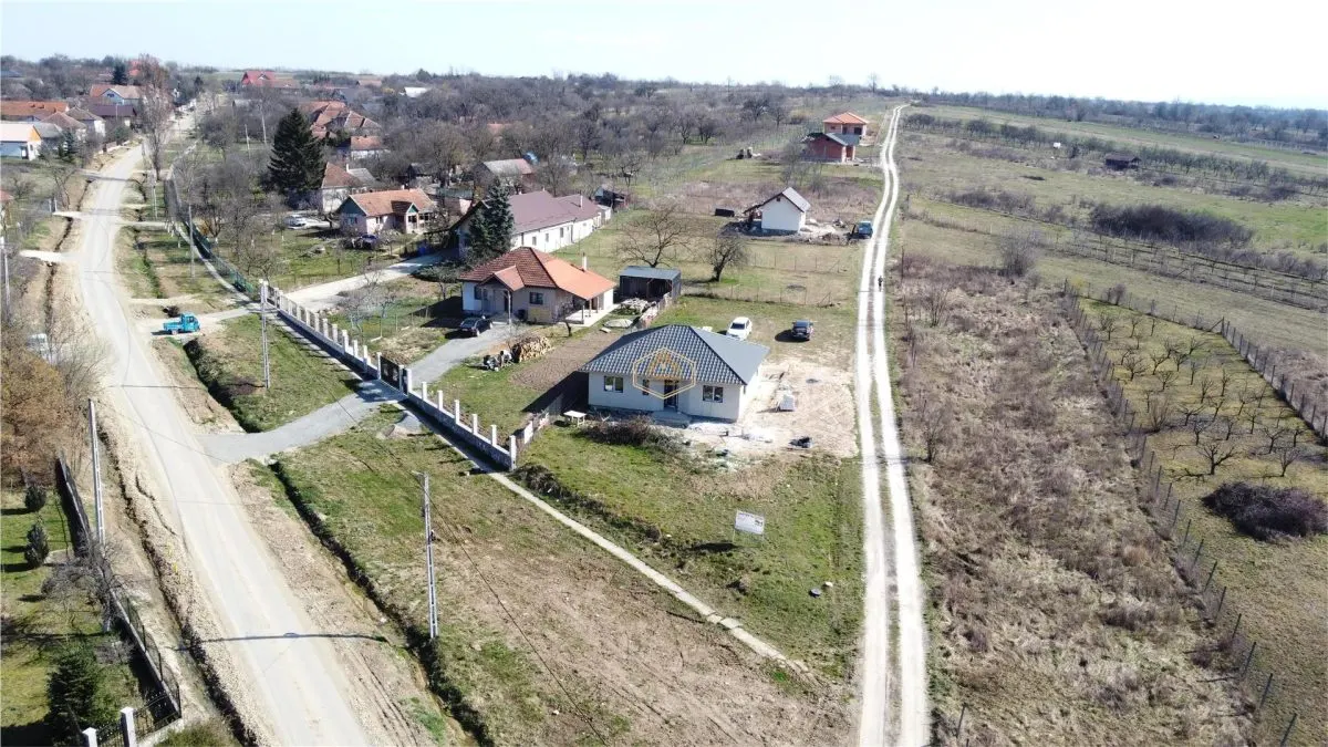 Casa Noua cu 3 camere in Viile Satu Mare | Teren 938 mp | Toate utilitatile - foto 3
