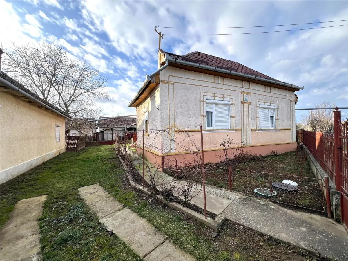 Casa traditionala cu 4 camere | Teren 3.122 mp | Dindestiu Mic - foto 1