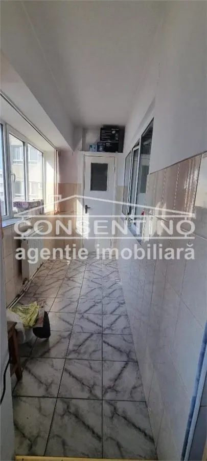 Se vinde imobil cu 4 camere , etaj 1, liber, in cart. Micro 5 - foto 5