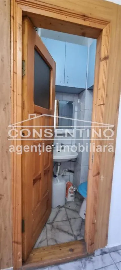 Se vinde imobil cu 4 camere , etaj 1, liber, in cart. Micro 5 - foto 7