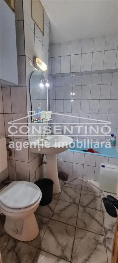 Se vinde imobil cu 4 camere , etaj 1, liber, in cart. Micro 5 - foto 8
