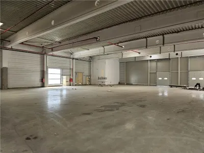 Spatiu Industrial - 2300 mp - Productie - Depozitare - Distributie - Arad