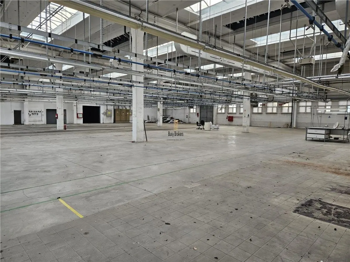 Spatiu Industrial - 2000 mp - Productie - Depozitare - Office - foto 1