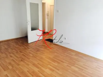 Vanzare apartament 2 camere Stefan Cel mare - partial renovat - Bucuresti