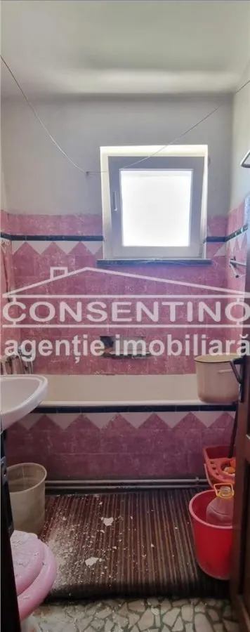 Se vinde imobil cu 3 camere , zona Hasdeu , liber 80 mp , boxa , garaj - foto 2