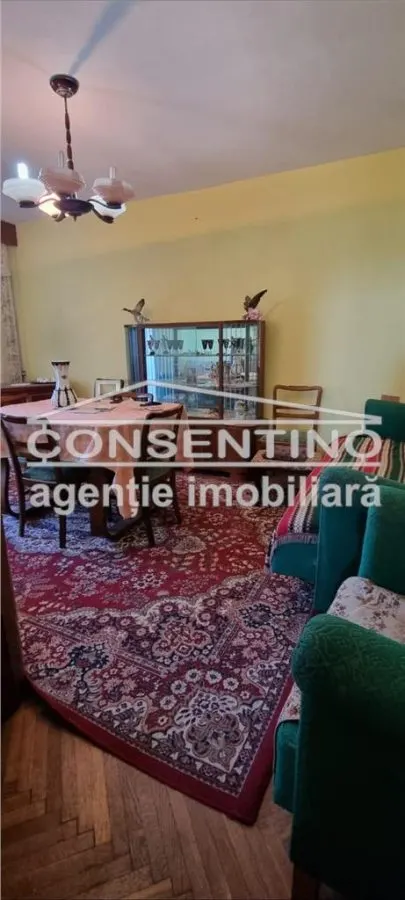 Se vinde imobil cu 3 camere , zona Hasdeu , liber 80 mp , boxa , garaj - foto 3