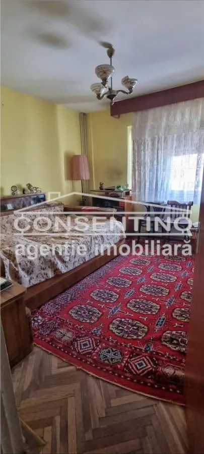 Se vinde imobil cu 3 camere , zona Hasdeu , liber 80 mp , boxa , garaj - foto 5