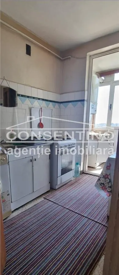 Se vinde imobil cu 3 camere , zona Hasdeu , liber 80 mp , boxa , garaj - foto 6