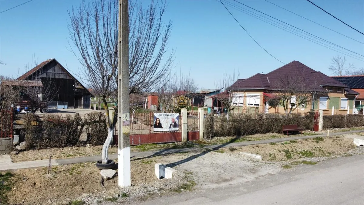 Teren intravilan 1.400 mp, ideal pentru constructia unei case - foto 10