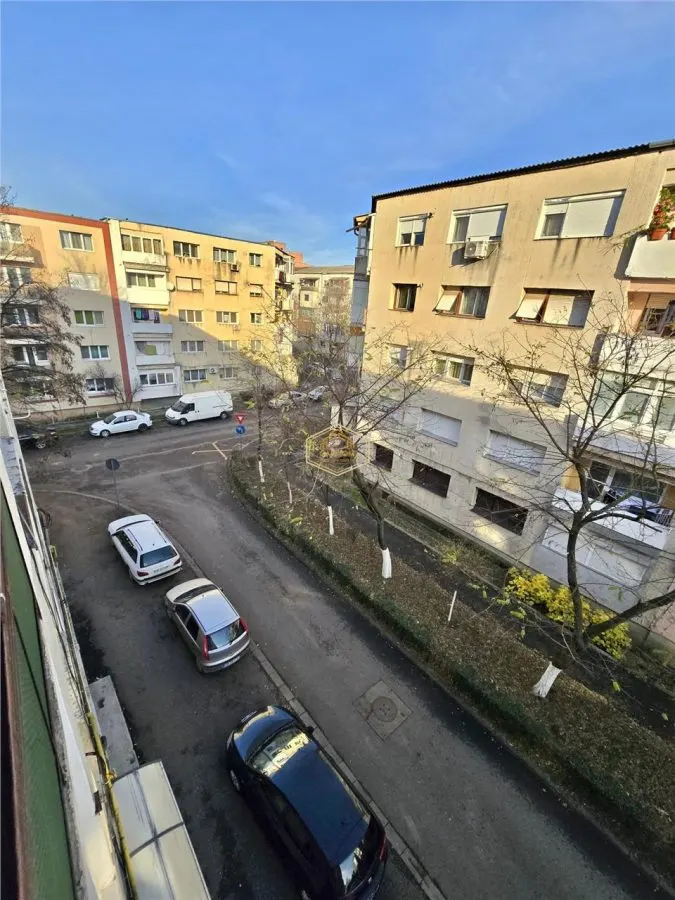 Etaj 3 | Apartament cu 3 camere in Micro 16 - Aurora - foto 1