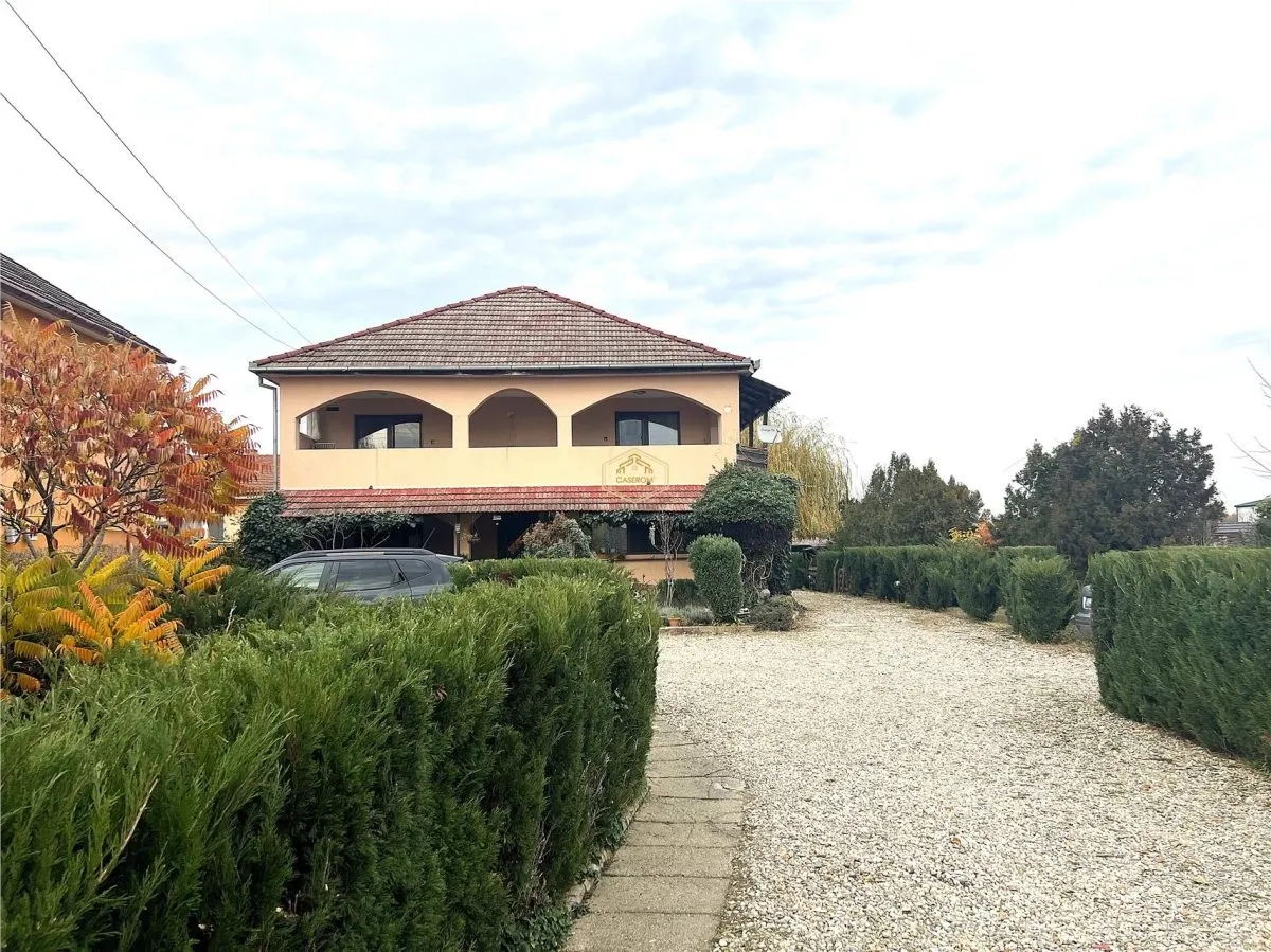 Apartament spatios cu 3 camere in Vila | Curte si gradina | Aproape de oras - foto 2