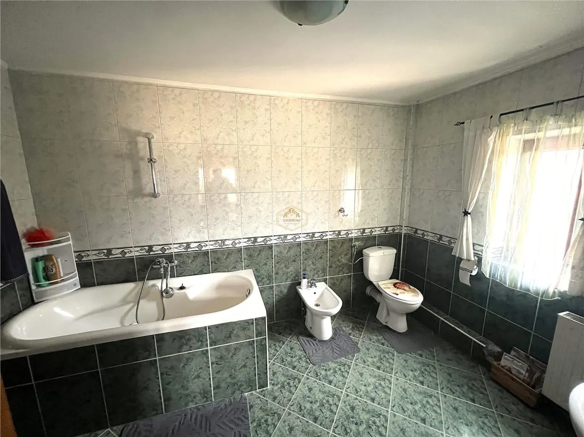 Apartament spatios cu 3 camere in Vila | Curte si gradina | Aproape de oras - foto 14