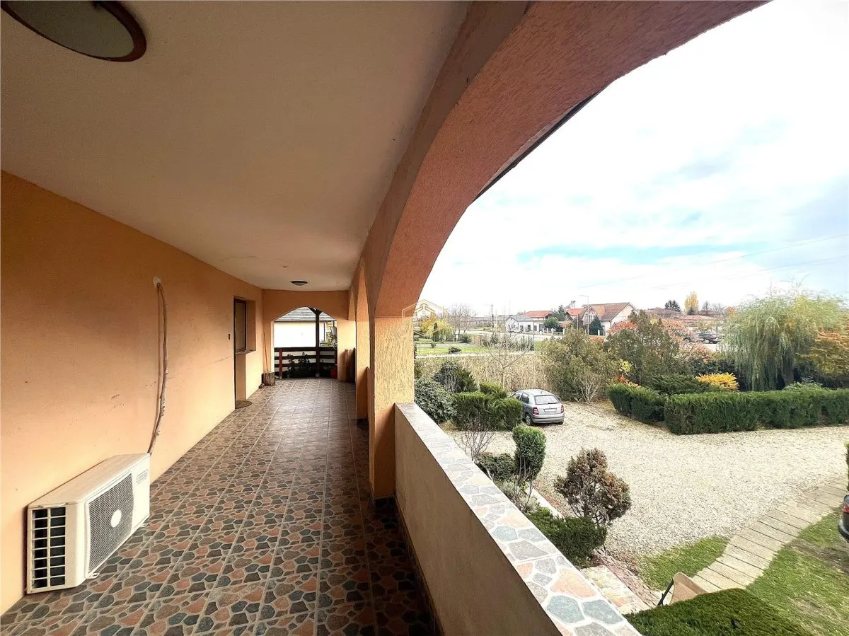 Apartament spatios cu 3 camere in Vila | Curte si gradina | Aproape de oras - foto 17