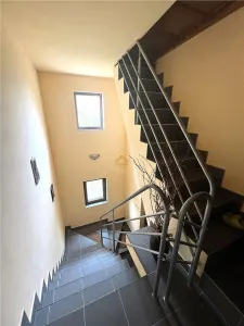 Apartament spatios cu 3 camere in Vila | Curte si gradina | Aproape de oras - foto 20